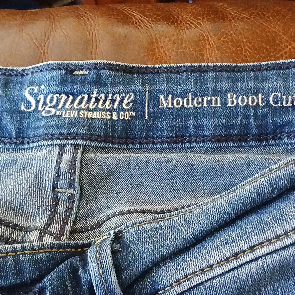 Levi's Blue Boot Cut Jeans Classic Denim Style - Picture 8 of 9